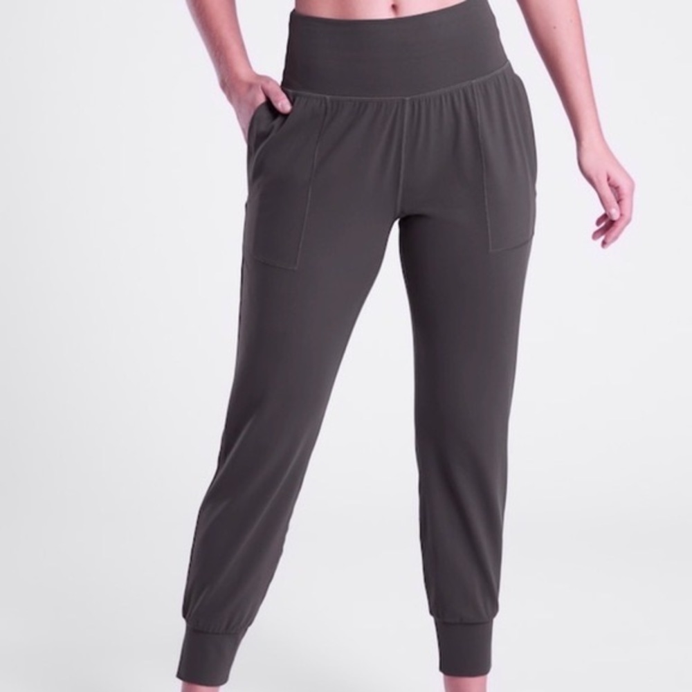 Athleta Salutation Cruise Jogger‎